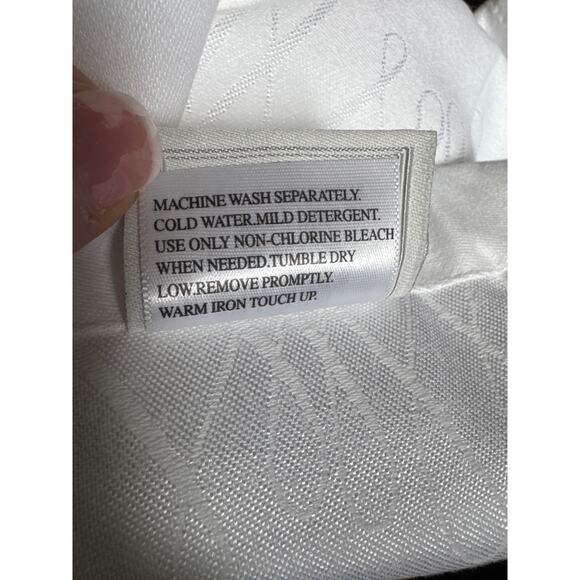 NWT Waterford Crystal formal MAEVE napkins white with design 21”x21” set of 12 - Picture 13 of 16